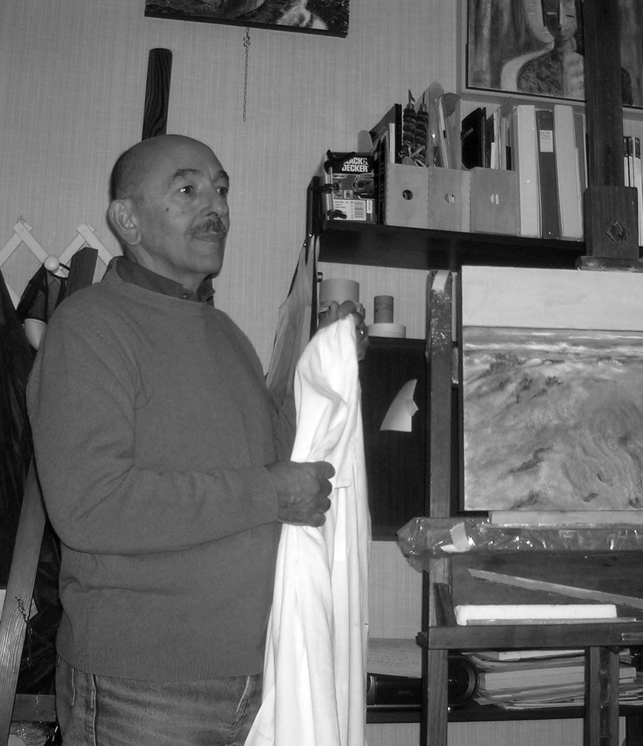Guido Villa nel suo studio